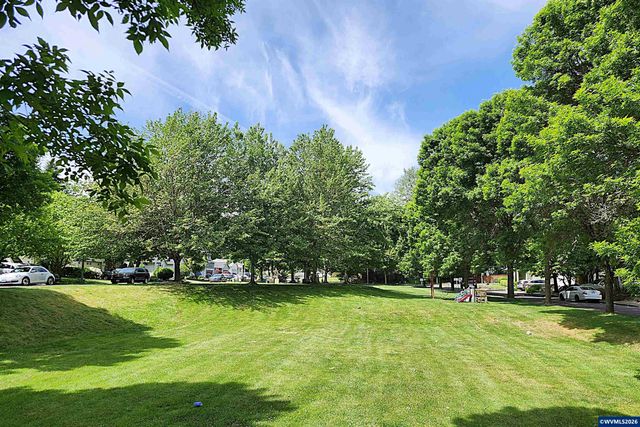 1155 Little John Lp NW, Salem, OR 97304