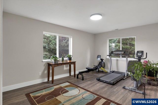 1155 Little John Lp NW, Salem, OR 97304