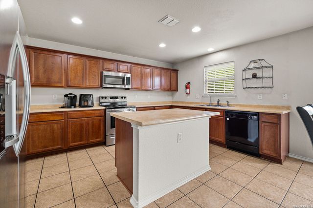7207 Avery, Live Oak, TX 78233