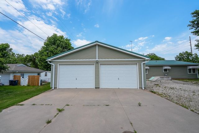 1305 N Country Club Rd, El Dorado, KS 67042