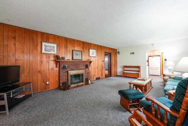 1305 N Country Club Rd, El Dorado, KS 67042