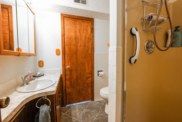 1305 N Country Club Rd, El Dorado, KS 67042