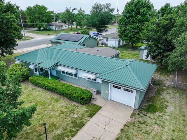 1305 N Country Club Rd, El Dorado, KS 67042