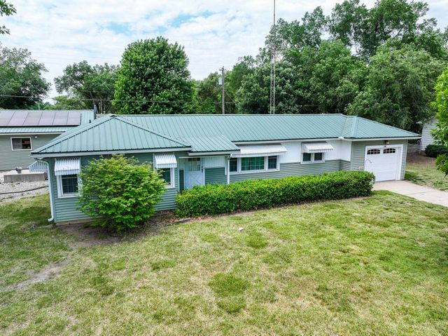 1305 N Country Club Rd, El Dorado, KS 67042