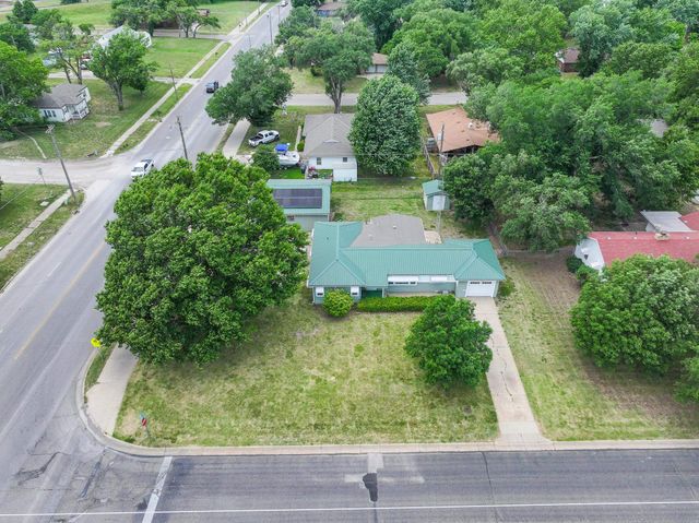 1305 N Country Club Rd, El Dorado, KS 67042