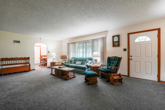 1305 N Country Club Rd, El Dorado, KS 67042