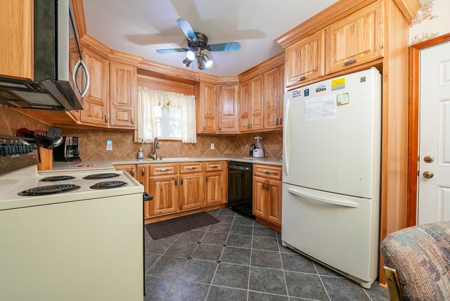 1305 N Country Club Rd, El Dorado, KS 67042