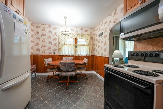 1305 N Country Club Rd, El Dorado, KS 67042