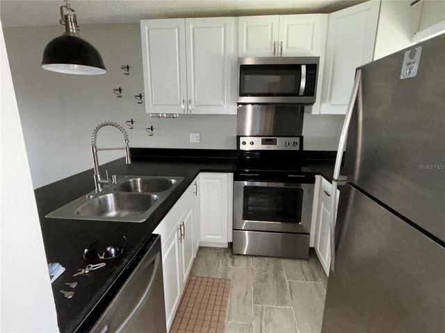 39132 COUNTY ROAD 54 2088, Zephyrhills, FL 33542