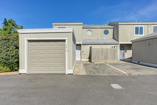 2413 Post Oak Ln, Sacramento, CA 95825