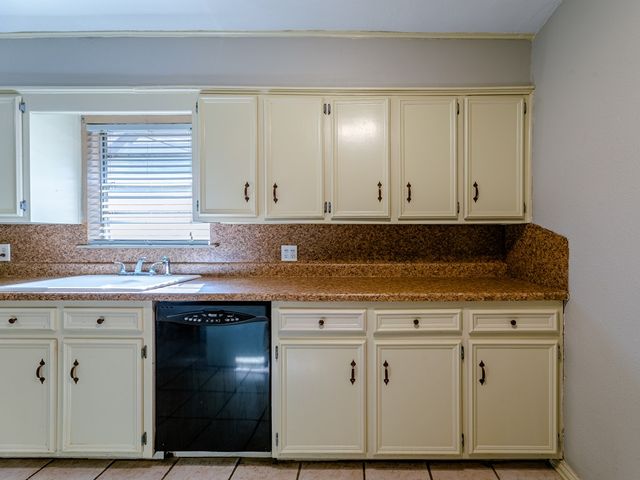 510 N Terrell St, Midland, TX 79701