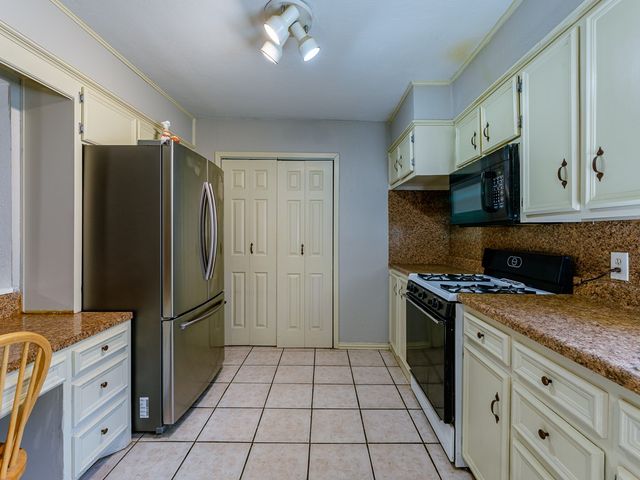 510 N Terrell St, Midland, TX 79701