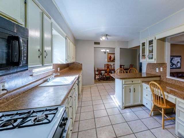 510 N Terrell St, Midland, TX 79701