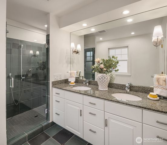 1206 37th Avenue E, Seattle, WA 98112