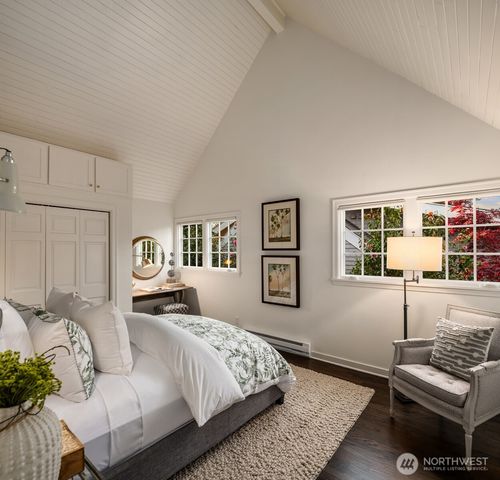 1206 37th Avenue E, Seattle, WA 98112