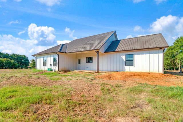 520 PR 14901, Paris, TX 75460