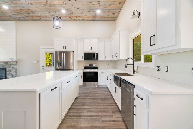 520 PR 14901, Paris, TX 75460