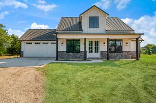 520 PR 14901, Paris, TX 75460