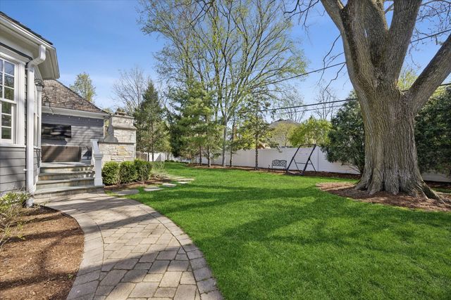 11 S Adams Street, Hinsdale, IL 60521