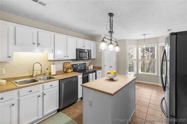 4246 Pete Warner Court, Hope Mills, NC 28348