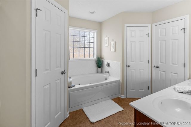 4246 Pete Warner Court, Hope Mills, NC 28348