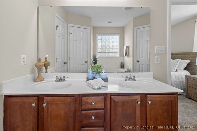 4246 Pete Warner Court, Hope Mills, NC 28348