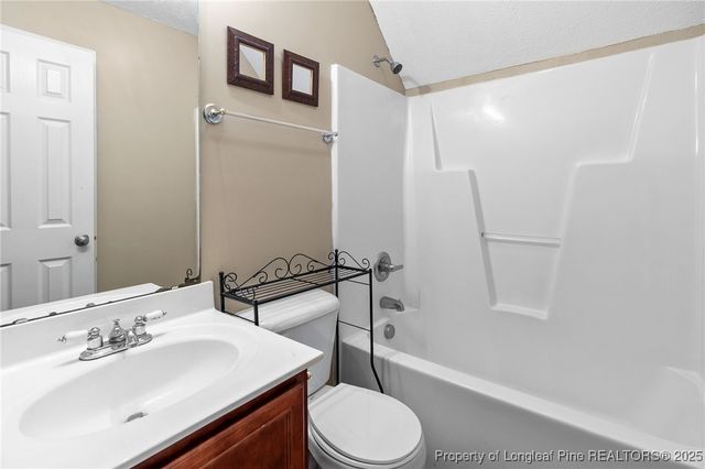 4246 Pete Warner Court, Hope Mills, NC 28348