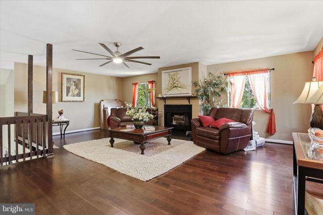 211 KEYES CT, Sterling, VA 20164