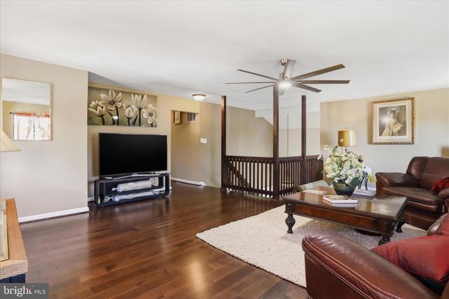 211 KEYES CT, Sterling, VA 20164