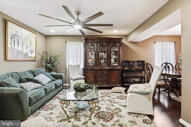 211 KEYES CT, Sterling, VA 20164