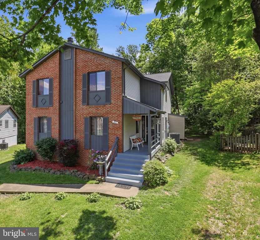 211 KEYES CT, Sterling, VA 20164