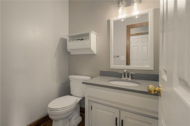 1004 Aspen Drive, Liberty, MO 64068