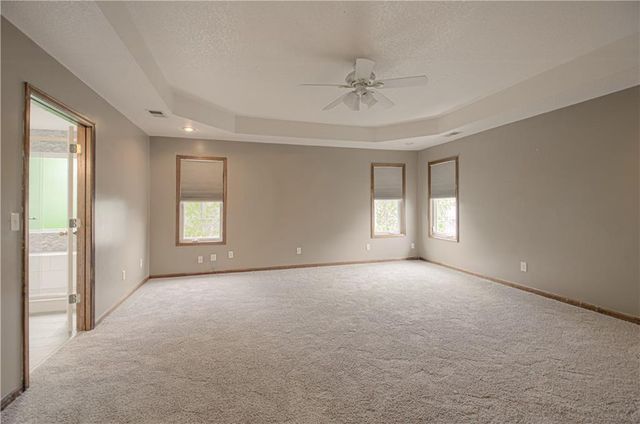 1004 Aspen Drive, Liberty, MO 64068