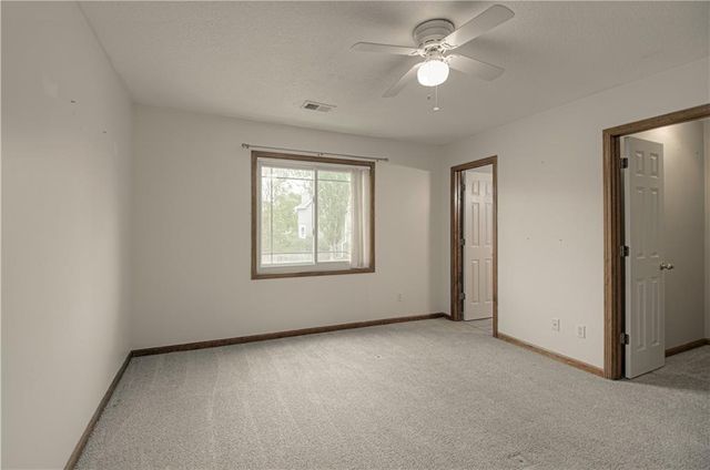 1004 Aspen Drive, Liberty, MO 64068