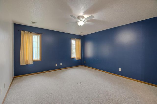 1004 Aspen Drive, Liberty, MO 64068