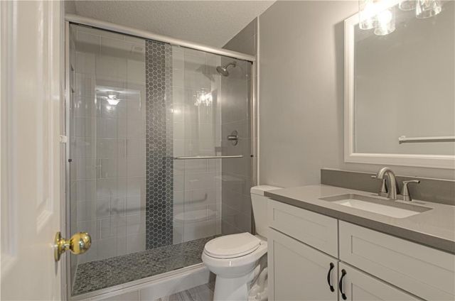 1004 Aspen Drive, Liberty, MO 64068