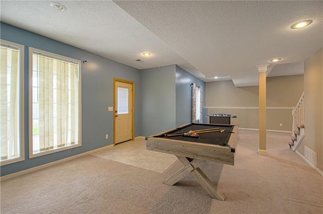 1004 Aspen Drive, Liberty, MO 64068