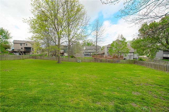 1004 Aspen Drive, Liberty, MO 64068