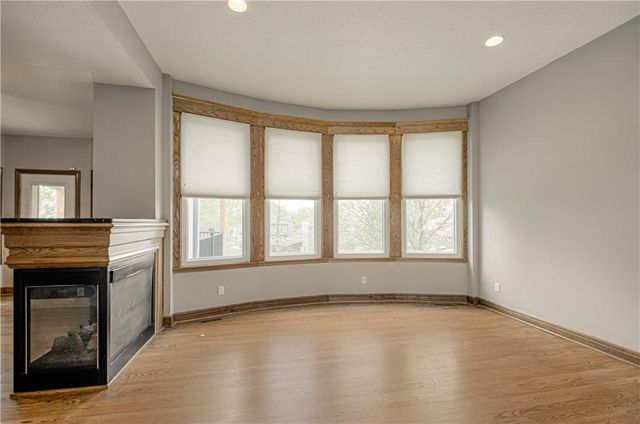 1004 Aspen Drive, Liberty, MO 64068