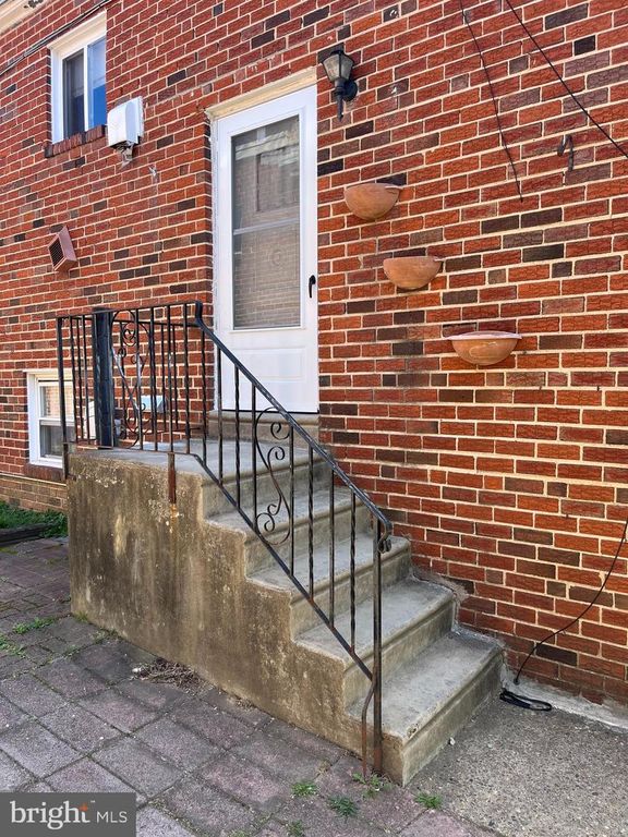 2305 BENSON ST, Philadelphia, PA 19152