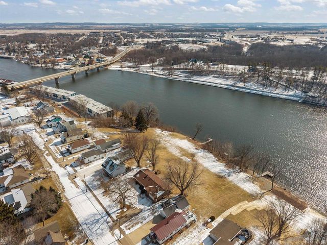 735 PARK STREET, Wrightstown, WI 54180