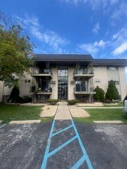 1101 Jefferson Avenue 6, Chesterton, IN 46304