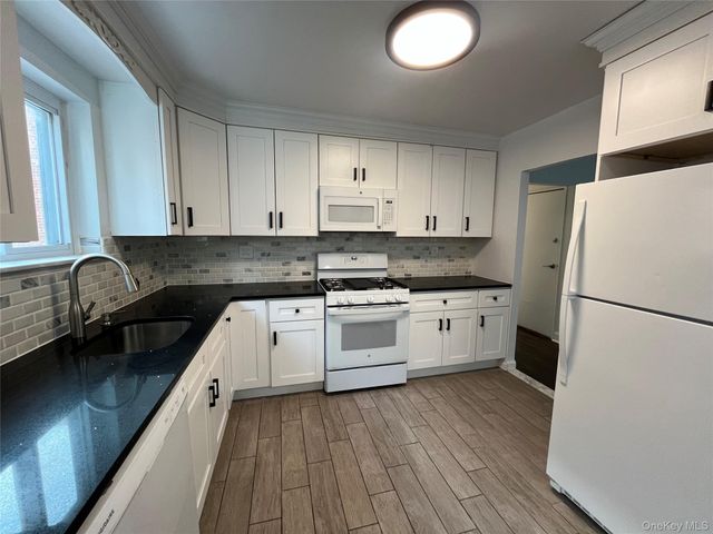 7550 Furmanville Avenue, Middle Village, NY 11379