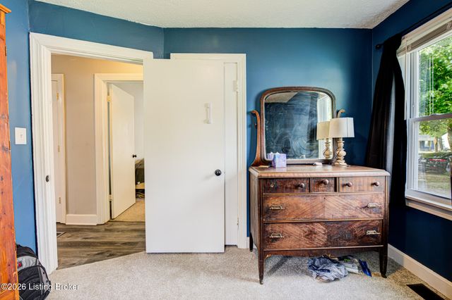 5003 Feys Dr, Louisville, KY 40216