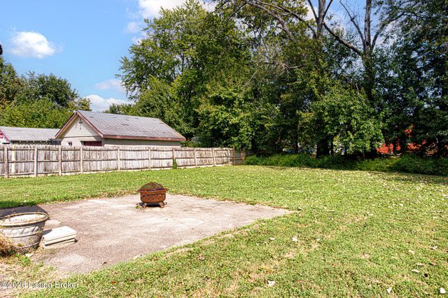 5003 Feys Dr, Louisville, KY 40216