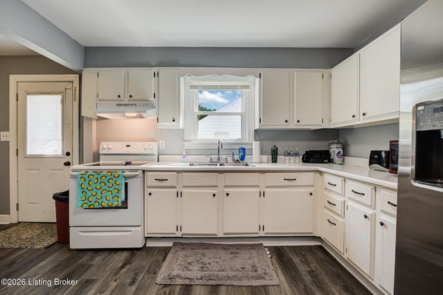 5003 Feys Dr, Louisville, KY 40216