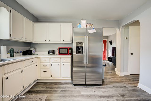 5003 Feys Dr, Louisville, KY 40216
