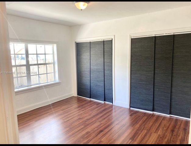 2402 NW 42nd St, Miami, FL 33142