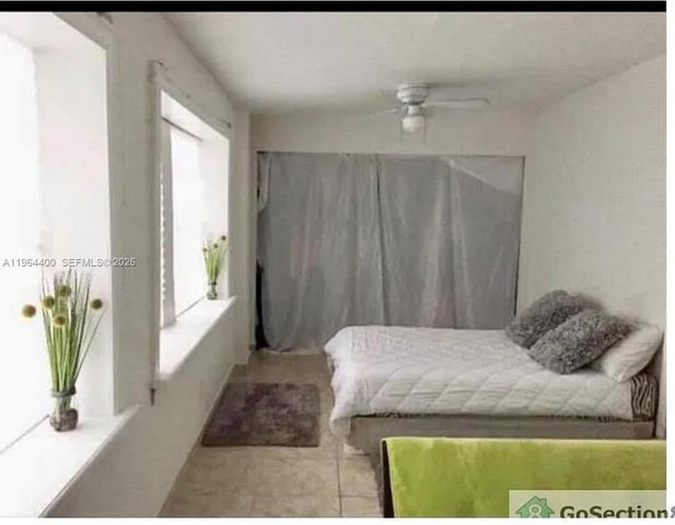 2402 NW 42nd St, Miami, FL 33142