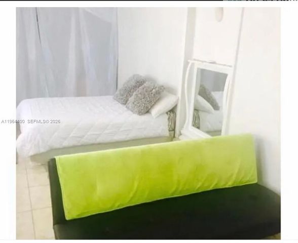 2402 NW 42nd St, Miami, FL 33142